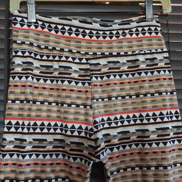 J & K womans stretch front zip capris  size see description - Picture 8 of 10